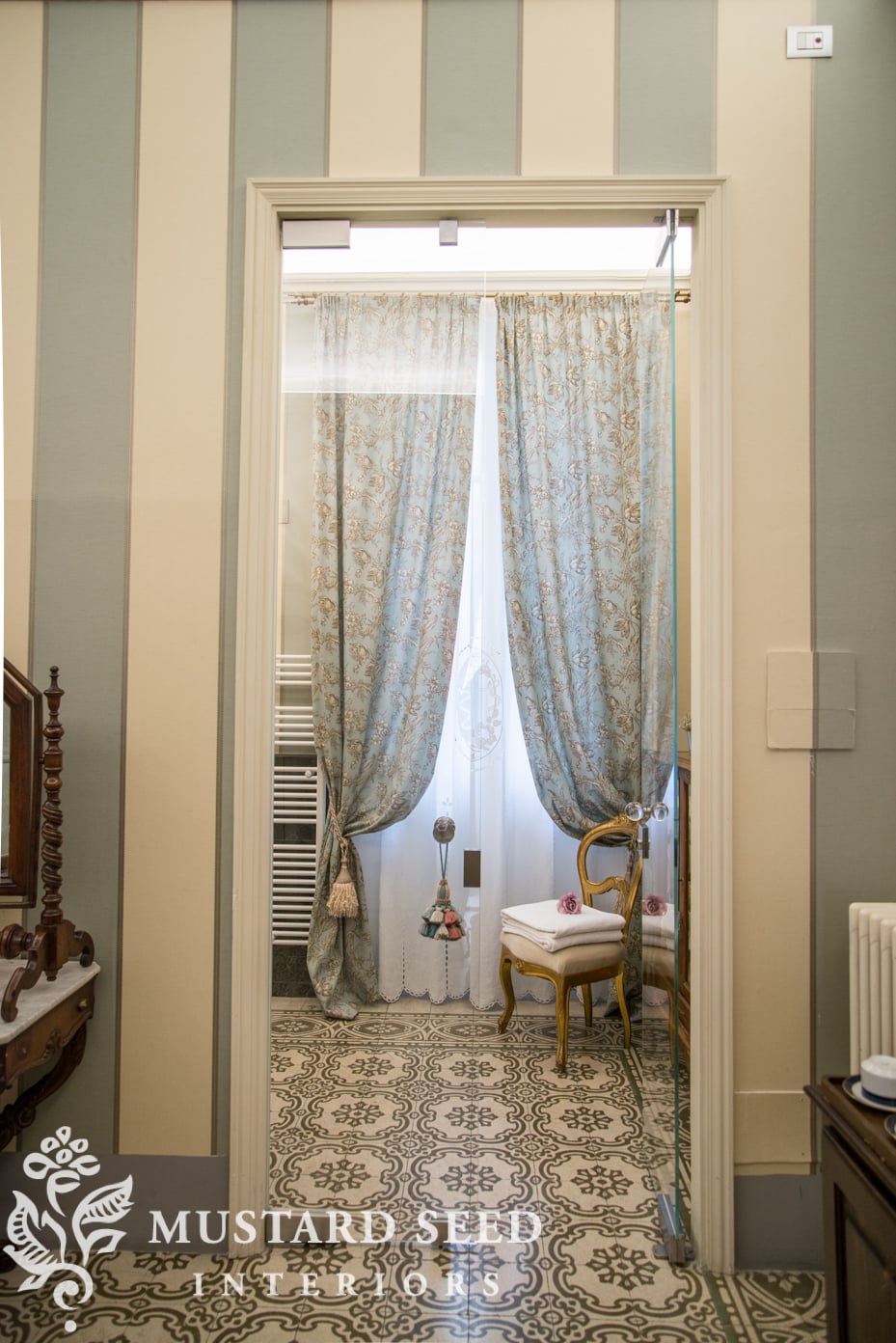 Miss Mustard Seed's piazza pitti palace in Florence