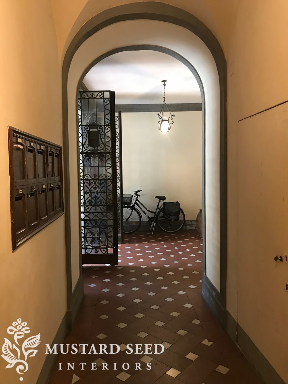 Miss Mustard Seed's piazza pitti palace in Florence