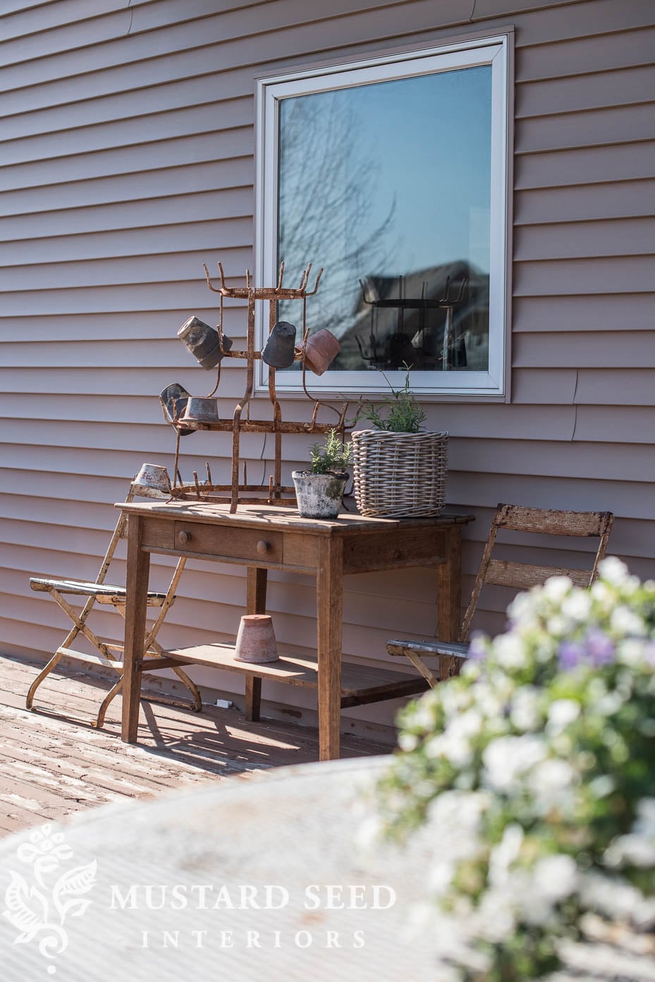potting bench | farmhouse style | pick-me-up plants | missmustardseed.com