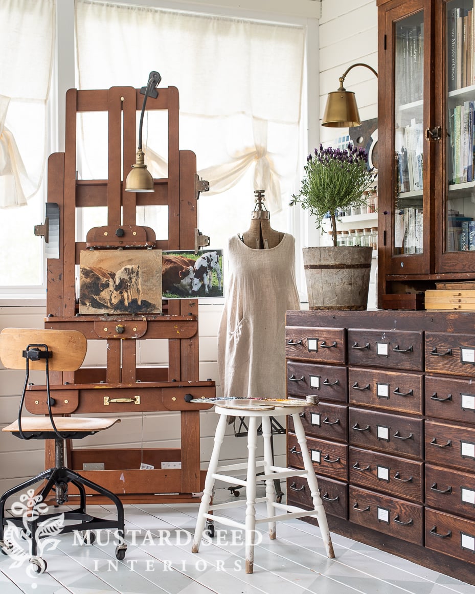 furniture makeover | painting an old stool | miss mustard seed