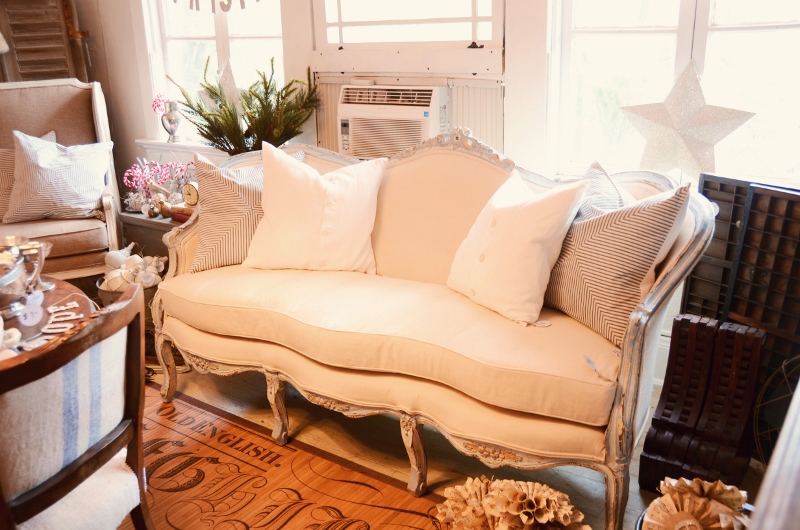 DSC_4124 copy (800x530) grass-stuffed antique sofa | miss mustard seed