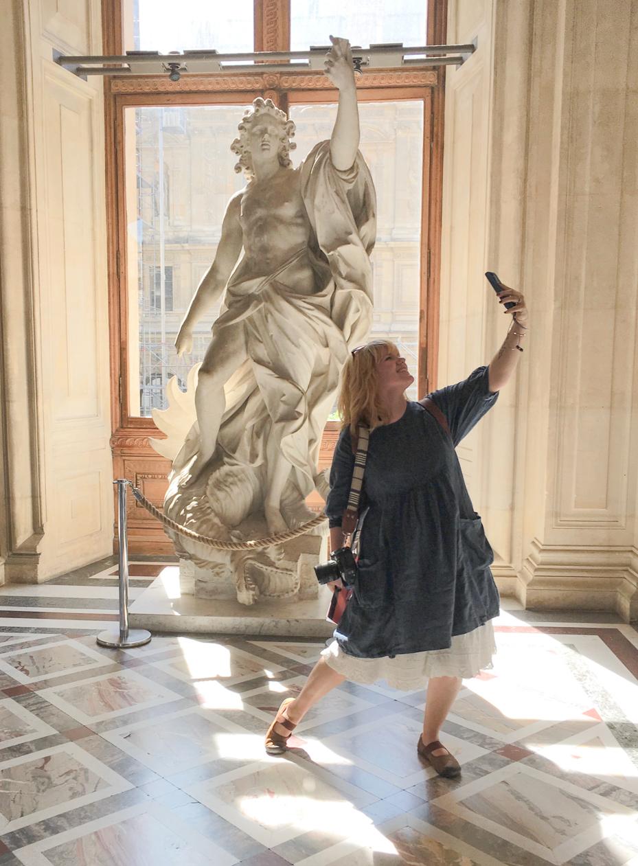 capsule wardrobe for traveling in Europe | miss mustard seed
