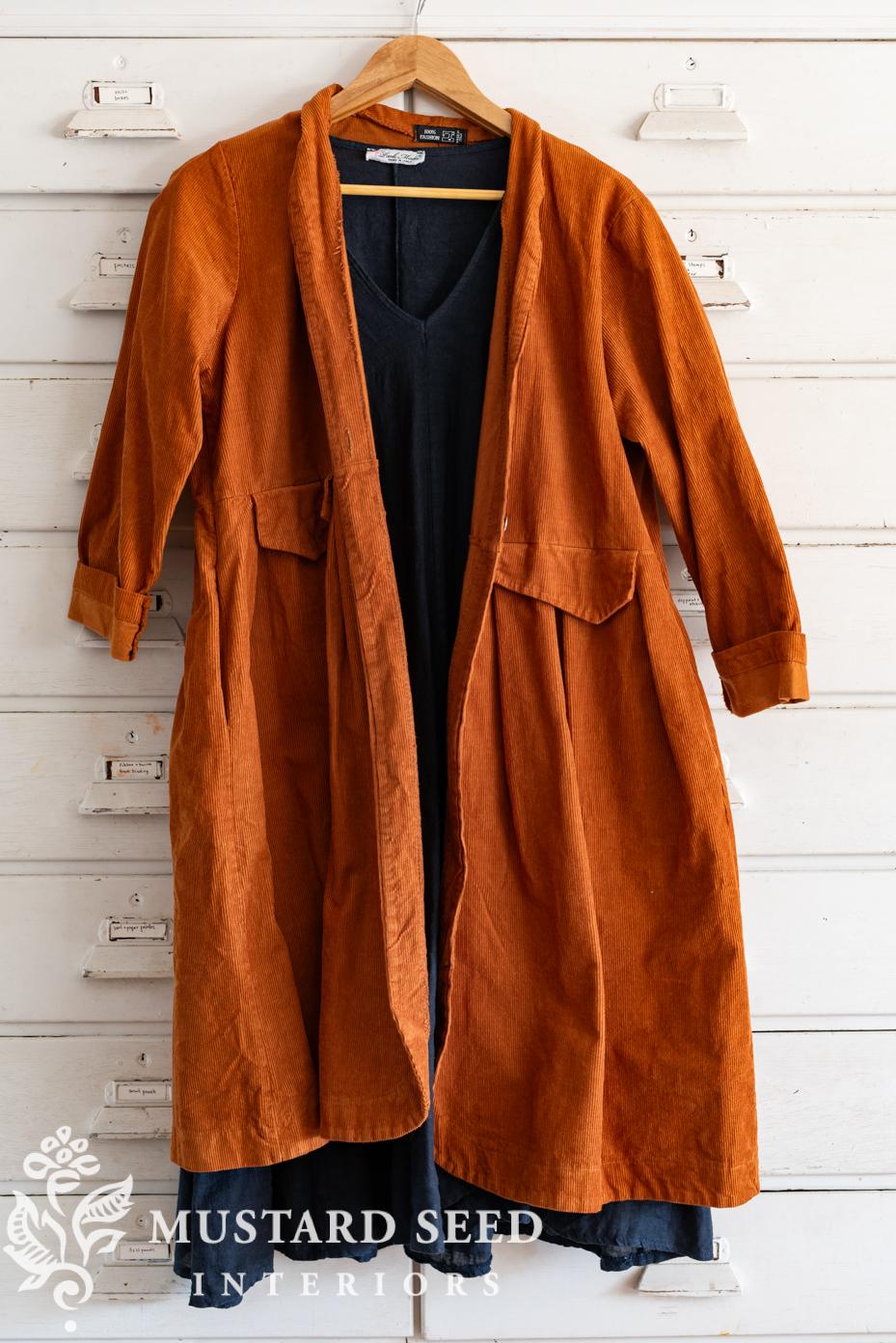 linen purchased from the market in siena, Italy | miss mustard seed