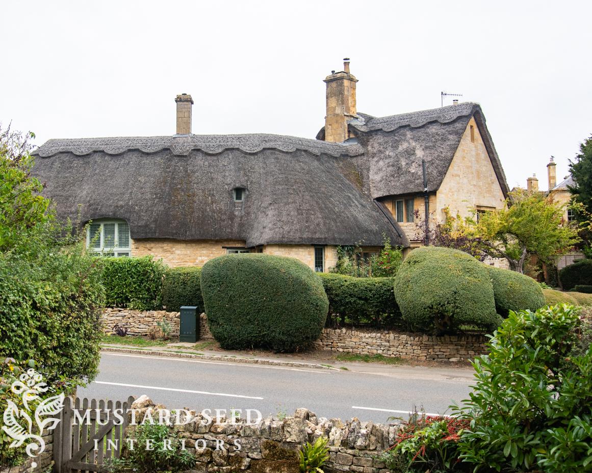 thatched cottage Airbnb in chipping campden | the cotswolds England | miss mustard seed