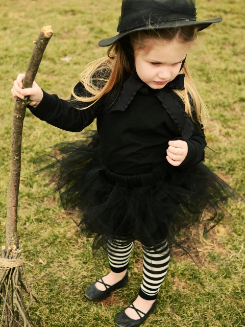 Witch - Beauty Shot 1 (480x640)