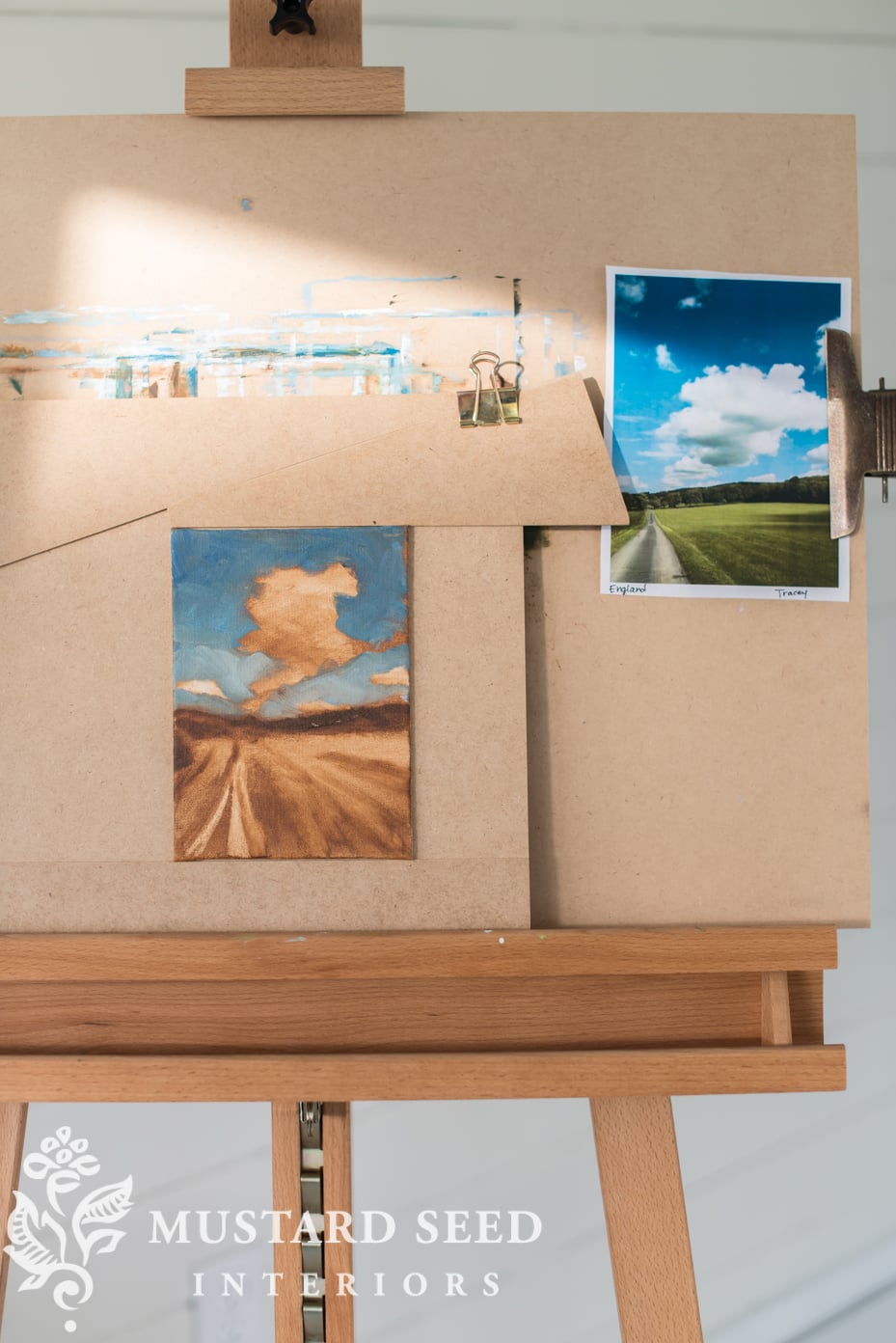 smaller canvas holder | easel | missmustardseed.com
