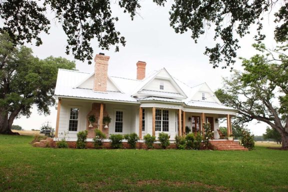 new-farmhouse-back