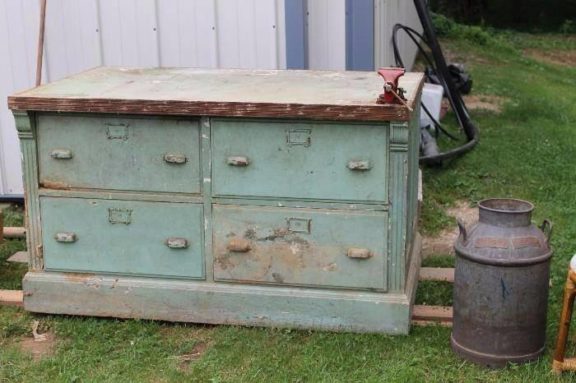 rusty vintage love counter