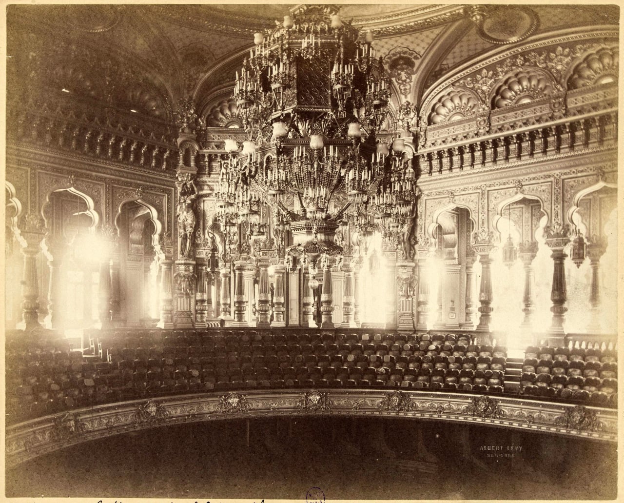 Eden theatre Paris